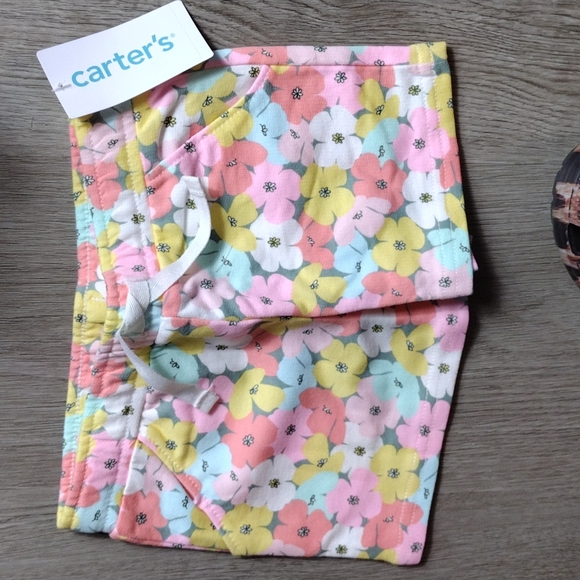 Carter's Toddler Girl Flower Short Set Sz 2T - Picture 2 of 3